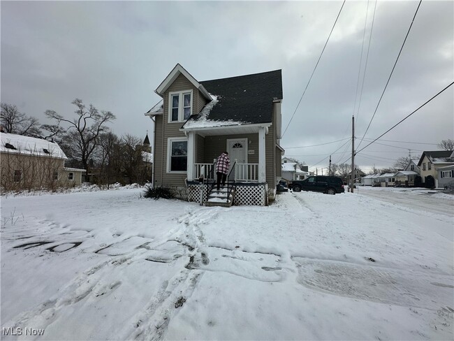 Primary Photo - 2495 Apple Ave