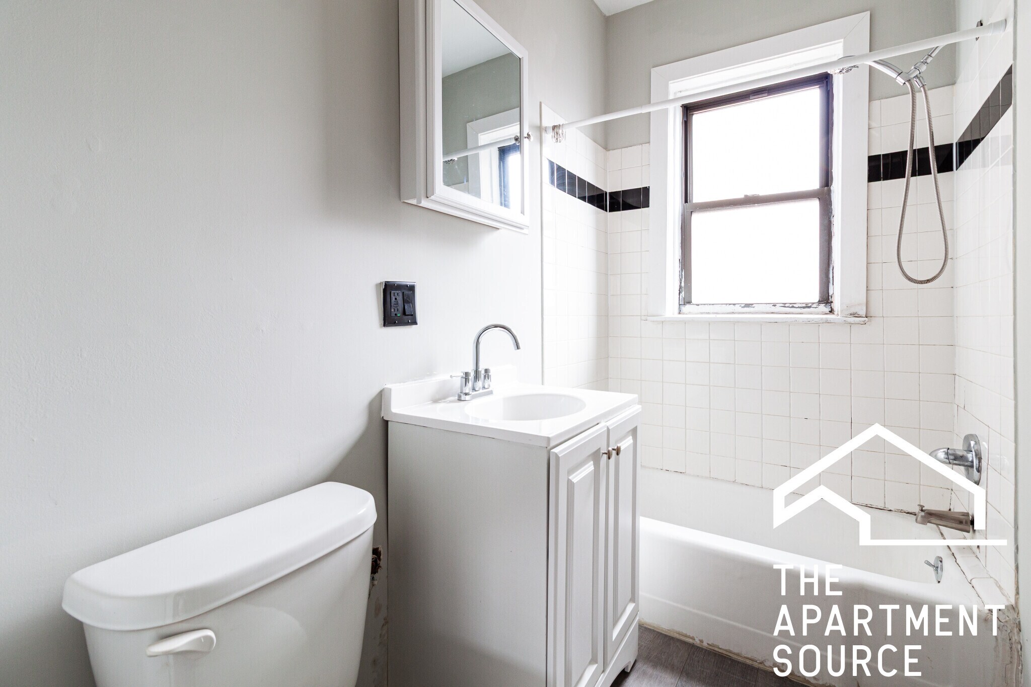 Building Photo - 3721 N Pine Grove Ave