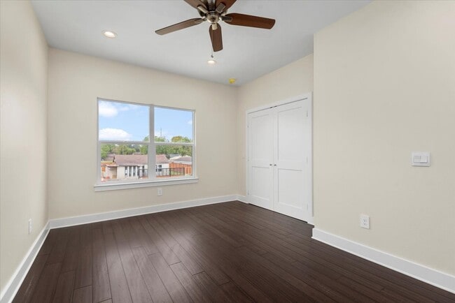 Building Photo - 2002 Lynnfield St