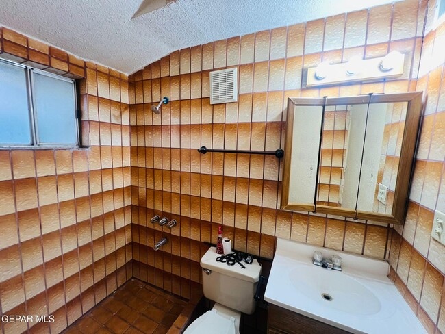 Building Photo - 129 Tassie Way