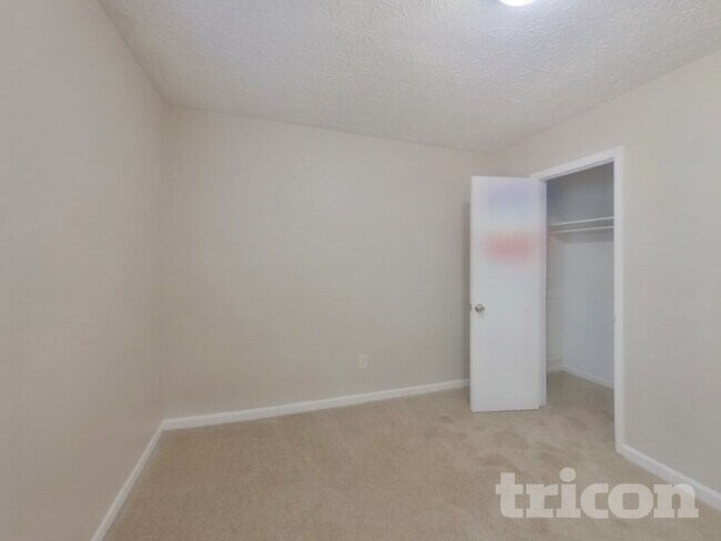 Building Photo - 20 Summerfield Ct