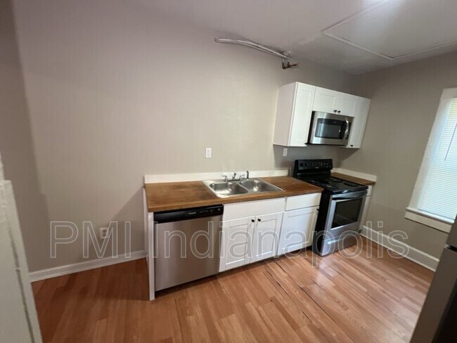 Building Photo - 310 N Riley Ave