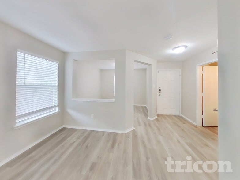 Building Photo - 6546 Benwood Crest