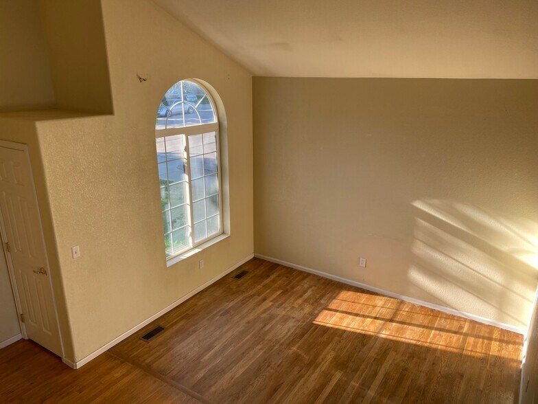 Building Photo - 3282 Billington Dr