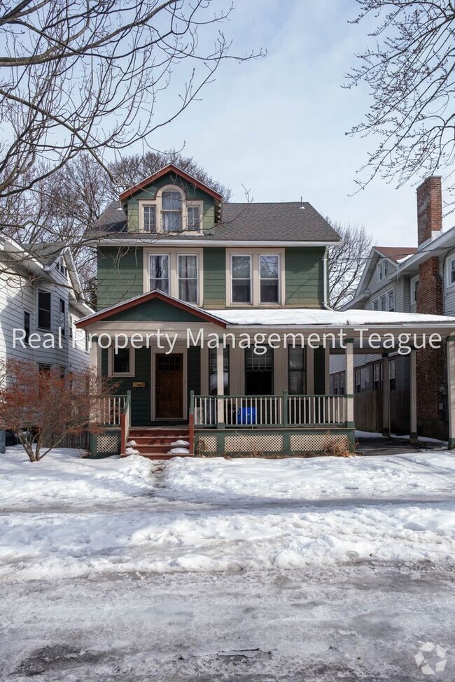 Building Photo - Charming four bedroom