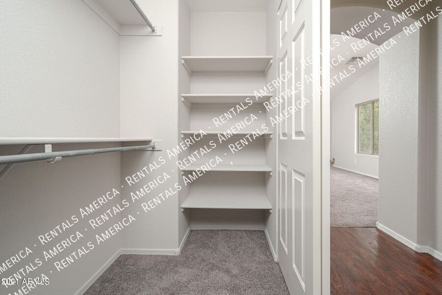 Building Photo - 6013 S Danielson Way
