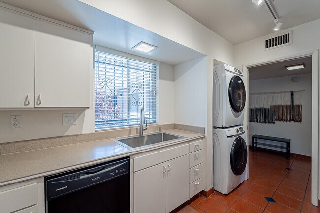 Kitchen - 3940 E. Timrod St. #226