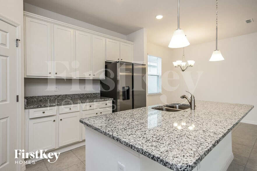 Building Photo - 1173 Spokane Pt