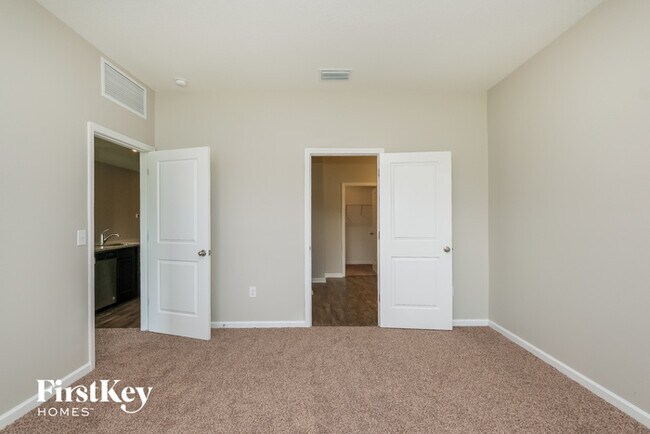 Building Photo - 5654 Alexander Springs Pl