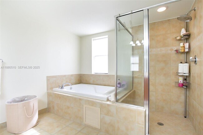 Building Photo - 888 Douglas Rd