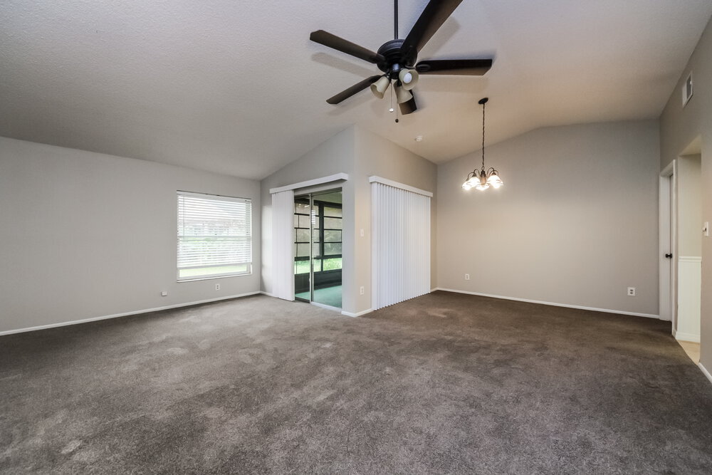 Building Photo - 10602 Lazy Lake Dr