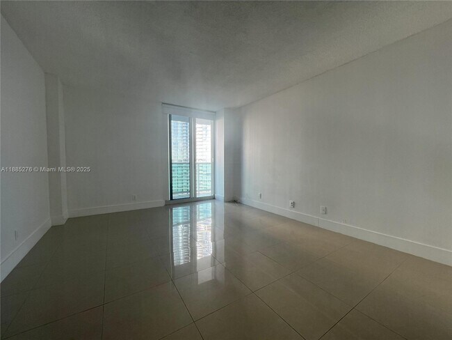 Building Photo - 100 Bayview Dr