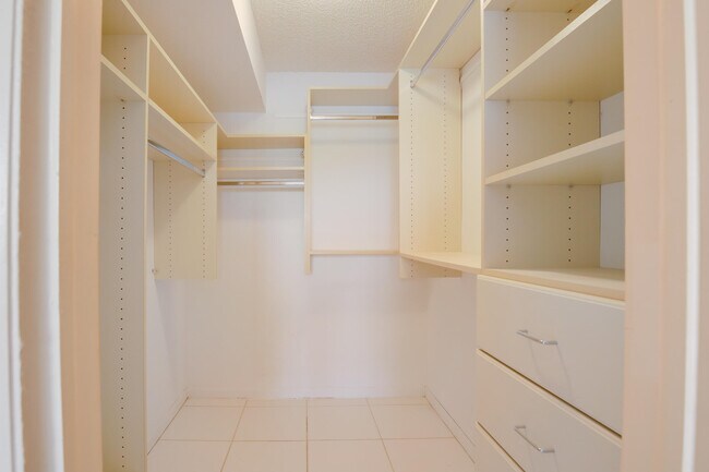 Building Photo - 4272 Deste Ct