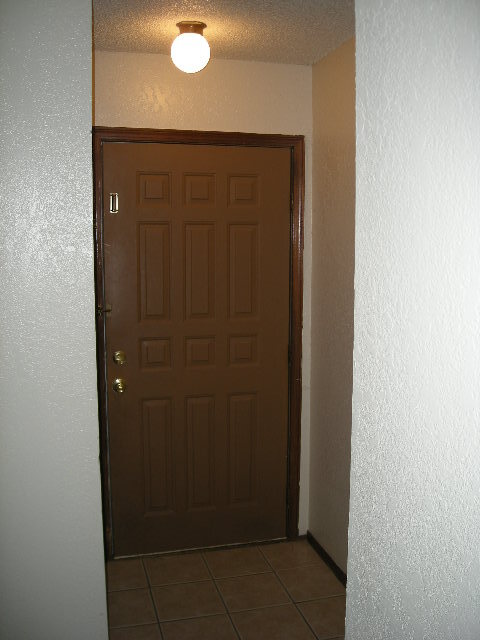 Building Photo - 716 Swan Lake Rd