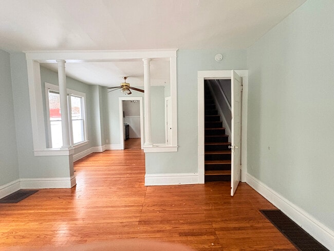 Building Photo - 962 Dunham St SE