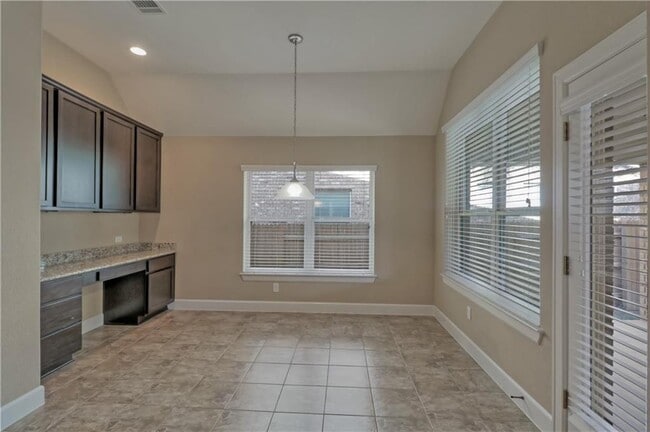 Building Photo - 124 Claiborne Lake Ln