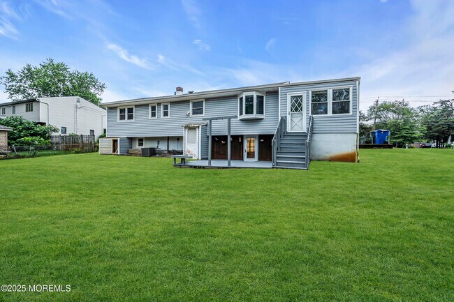 Building Photo - 720 Brookside Dr