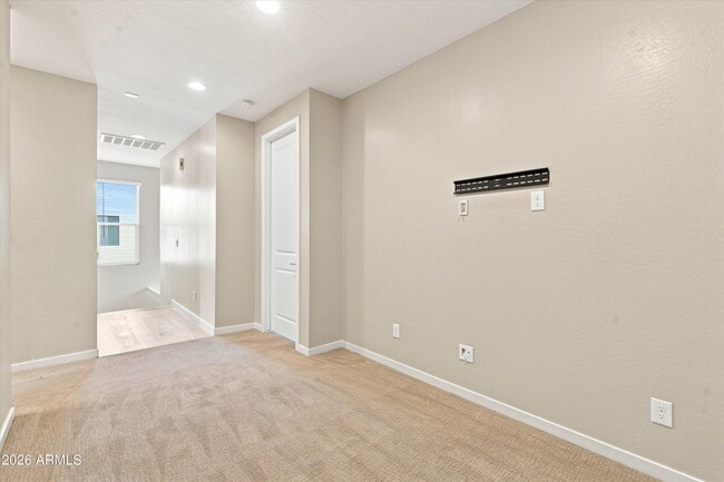 Building Photo - 901 S Smith Rd