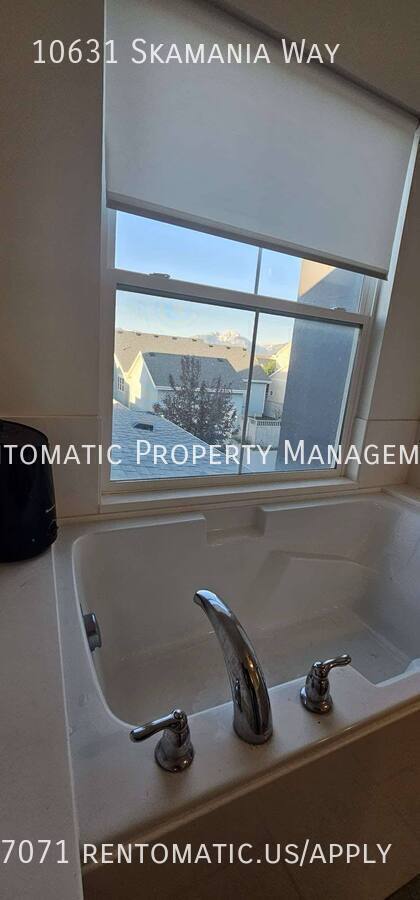 Building Photo - 10631 Skamania Wy