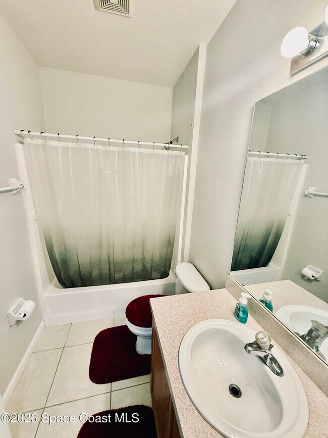 Building Photo - 402 Breckenridge Cir SE