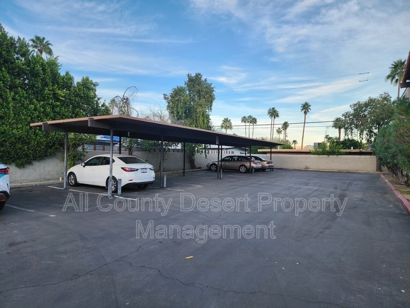 Building Photo - 550 El Cielo Rd