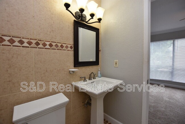 Building Photo - 1836 N Crystal Lake Dr