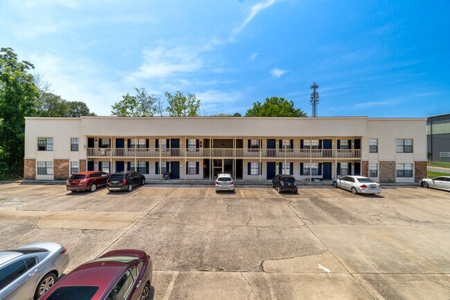 Building Photo - 2020-2024 Baldwin St