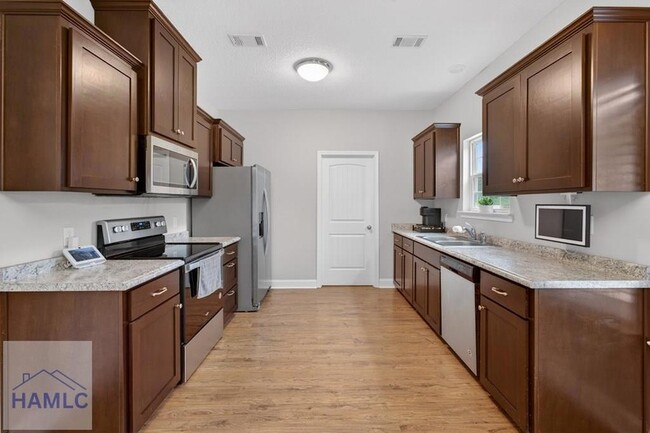 Building Photo - 245 Alcott Cir