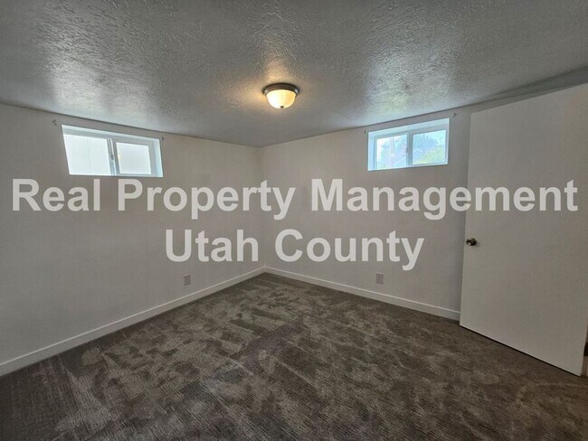 Building Photo - 152 W 100 S