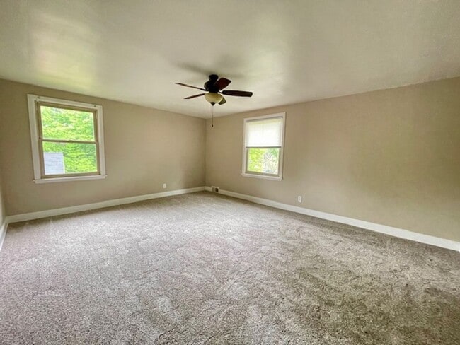 Building Photo - WOODLAND - Exceptional 2 Bedroom Available!