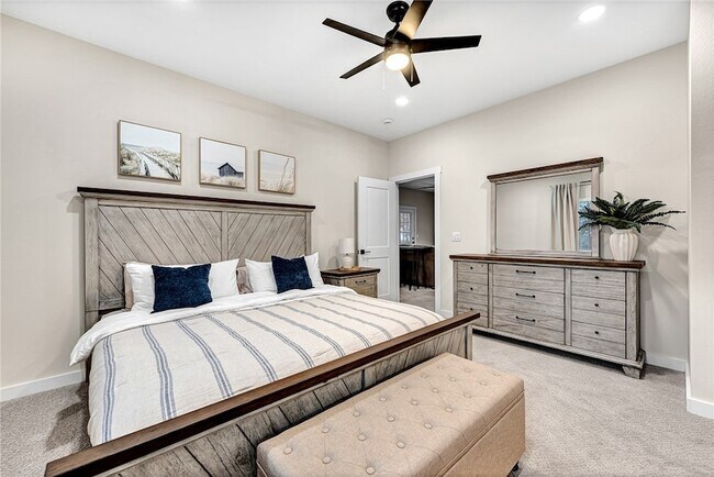 Building Photo - 1433 S Duncan Ave