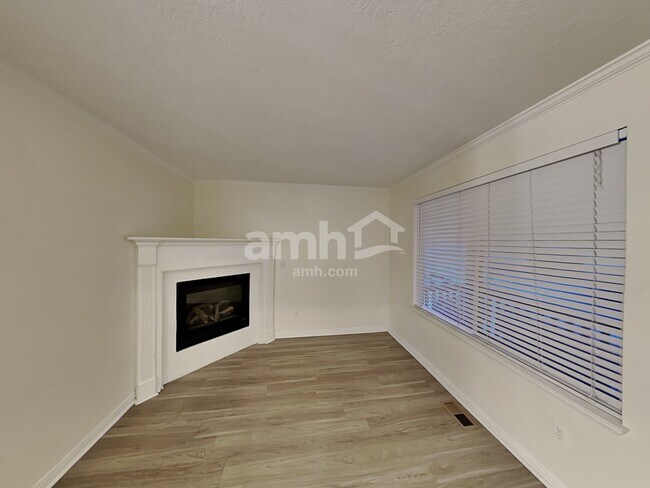 Building Photo - 957 W 1200 S