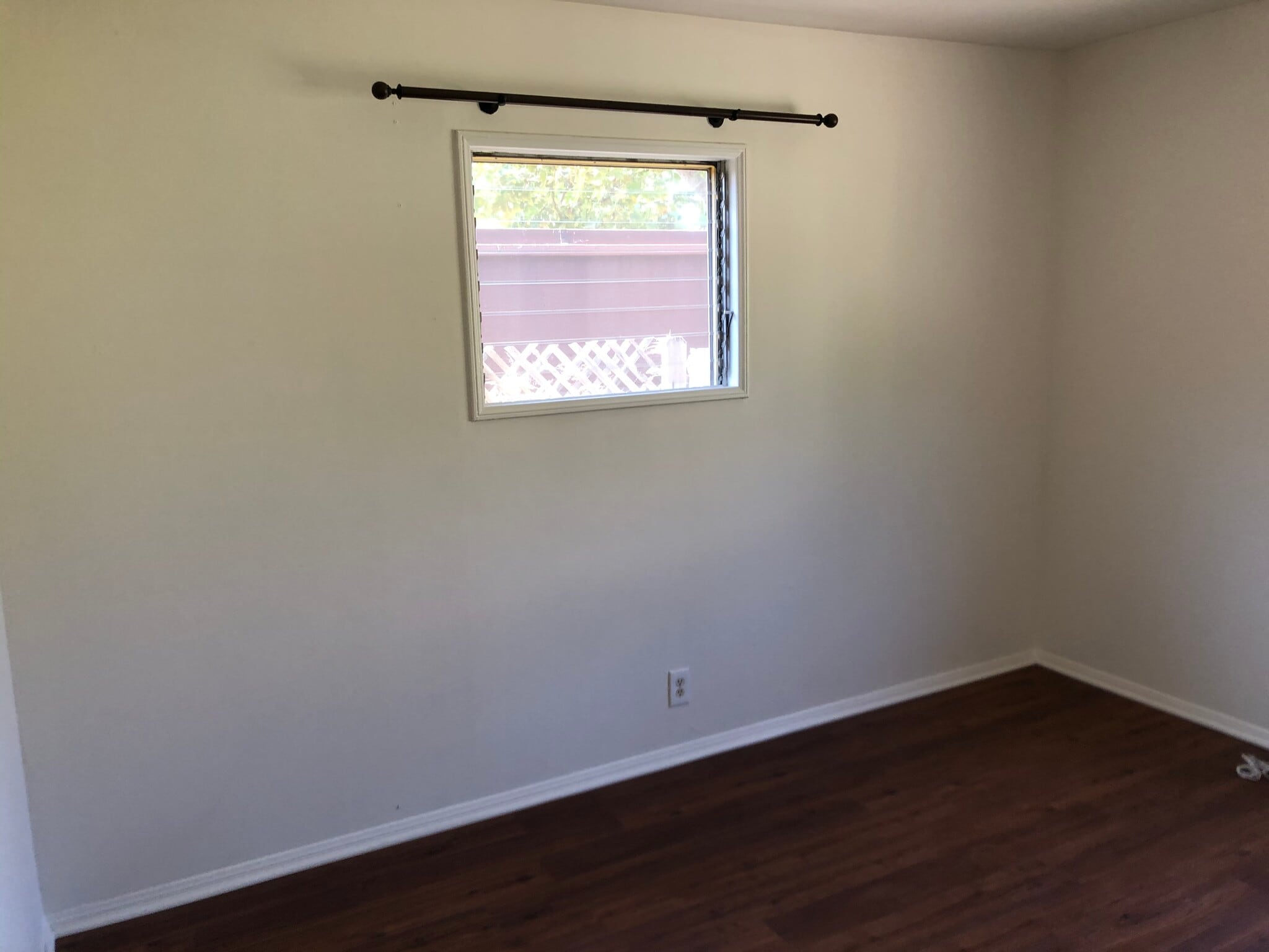 Building Photo - 647 Brooks Ave