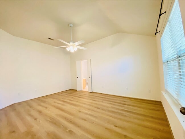 Building Photo - 5747 Wandering Creek Dr