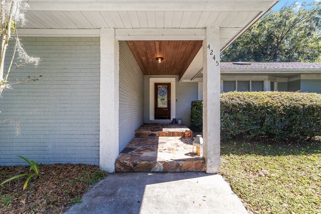 Building Photo - Shadow Woods Pool Home