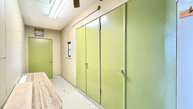 Building Photo - SPACIOUS 4 BEDROOM HOME IN DESIRABLE AIEA ...