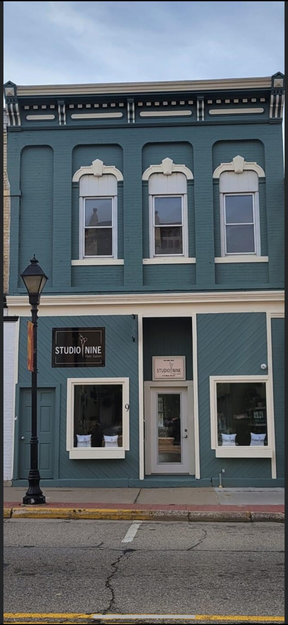 Building Photo - 9 E Main St