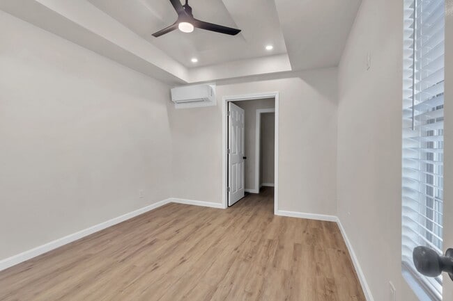 Building Photo - Newly Remodeled Units!