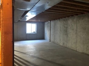 Building Photo - 513 Desmet Dr