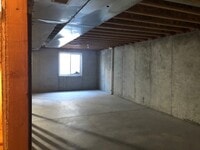 Building Photo - 513 Desmet Dr
