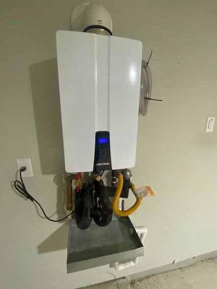 Building Photo - 10301 Mager Ln