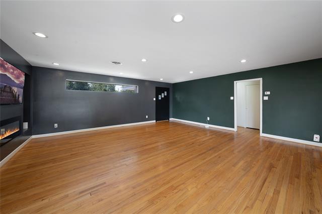 Building Photo - 10208 San Lorenzo Dr