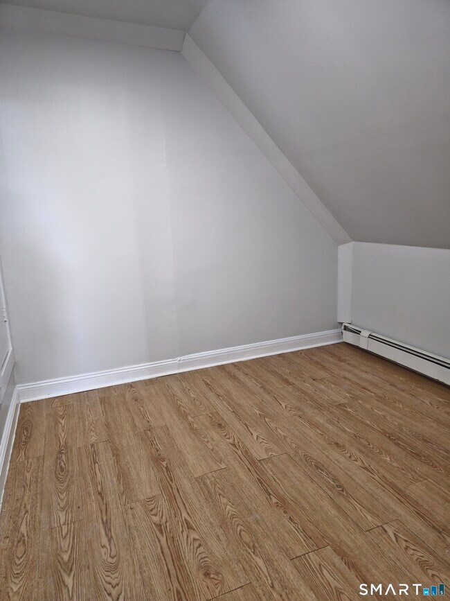 Building Photo - 233 Monroe St