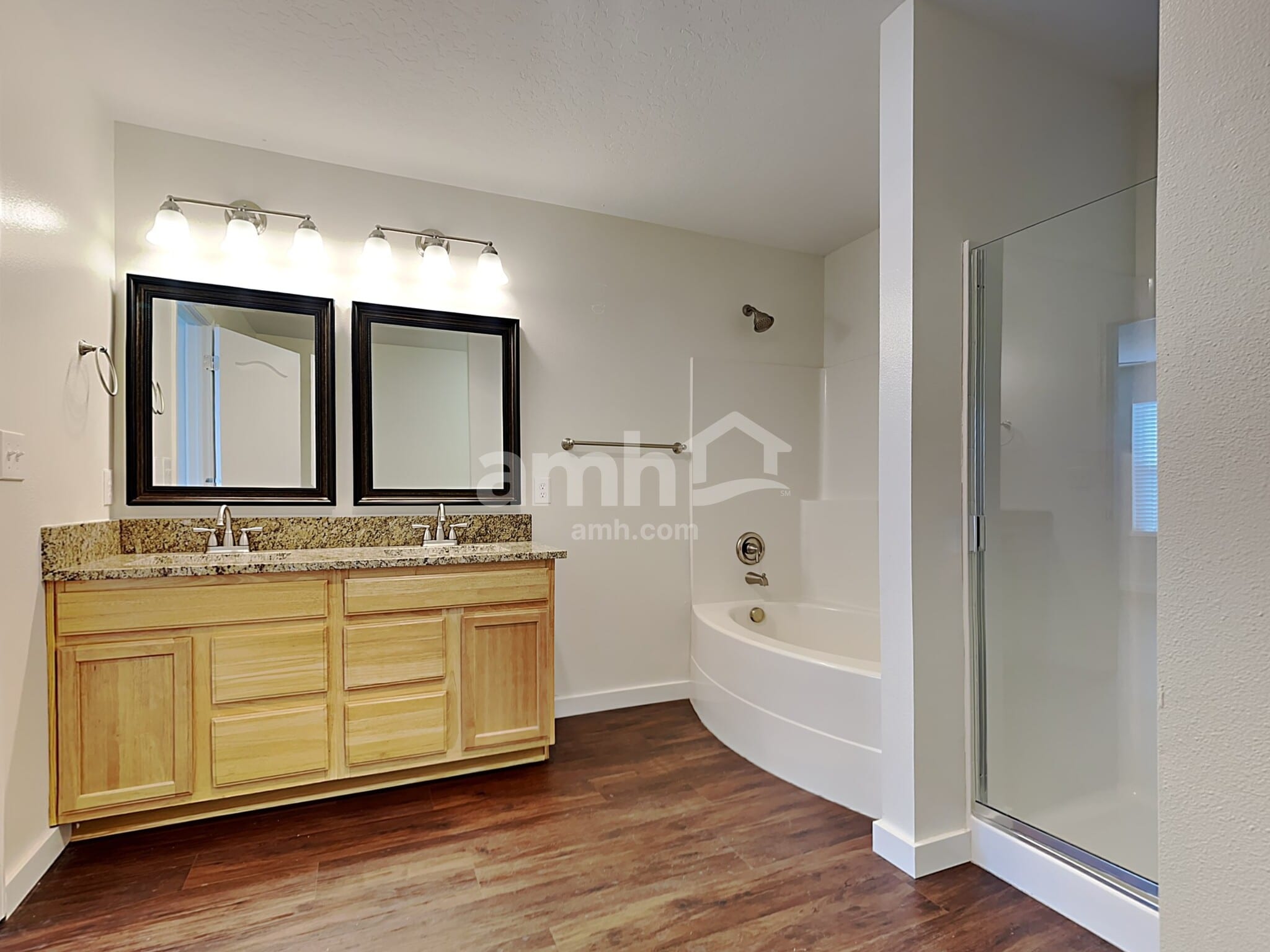 Building Photo - 4581 N Park Crossing Ave