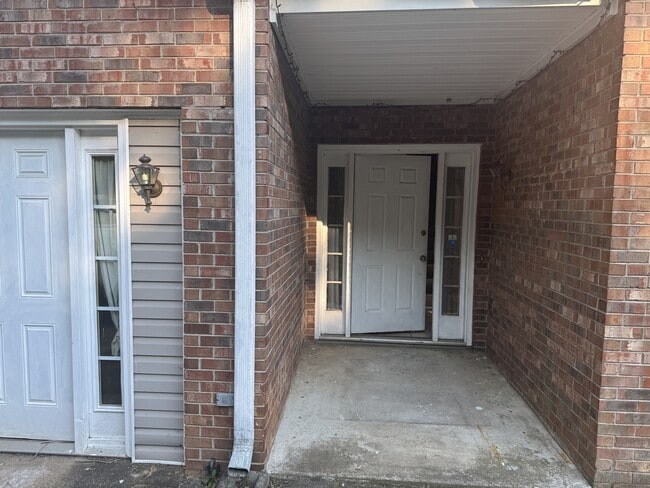 Building Photo - 2074 Hopkins Mill Rd