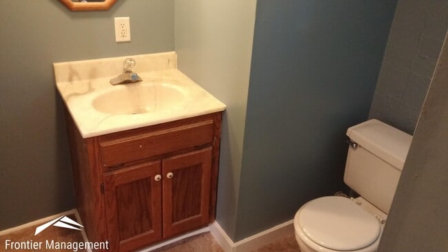 Building Photo - 626 Bertrand St