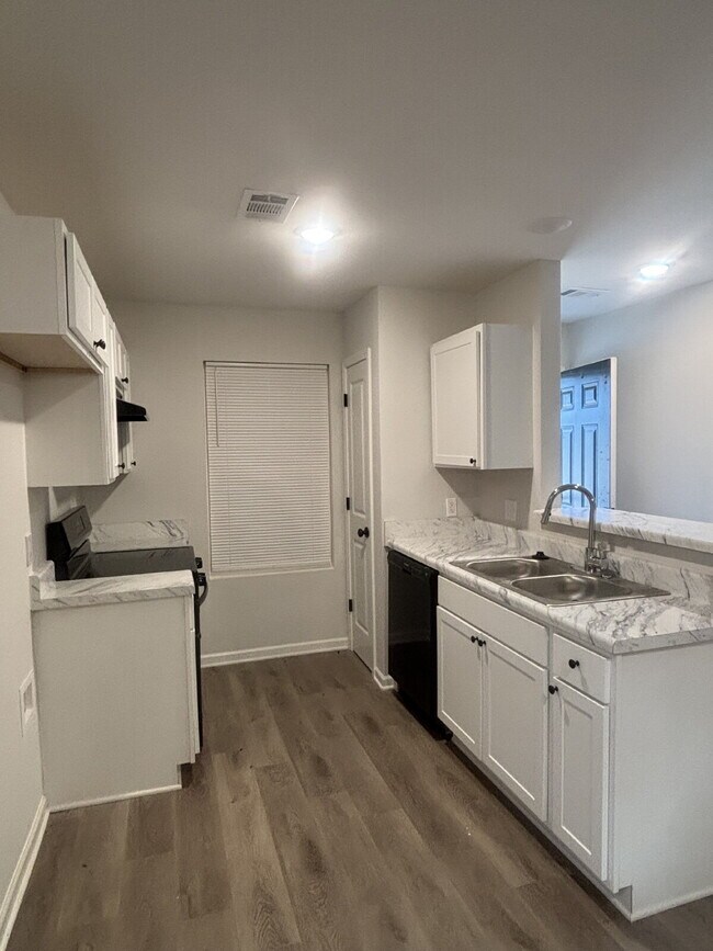 Building Photo - "Charming 4-Bedroom Home with 2 Full Baths on Callie Rd, Memphis – Spacious Living Awaits!"