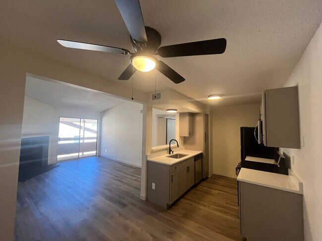 Building Photo - GORGEOUSLY REMODELED 2 bed 2 bath on 3rd floor with vaulted ceiling and skylight!