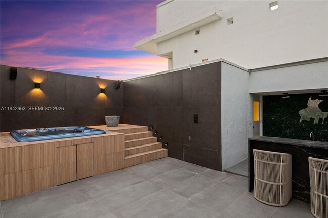 Building Photo - 90 SW 3rd St