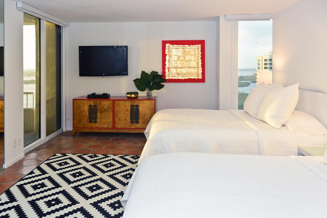 Building Photo - 5510 N Ocean Dr